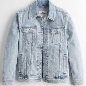 Holister Light Wash Denim Jacket Size M